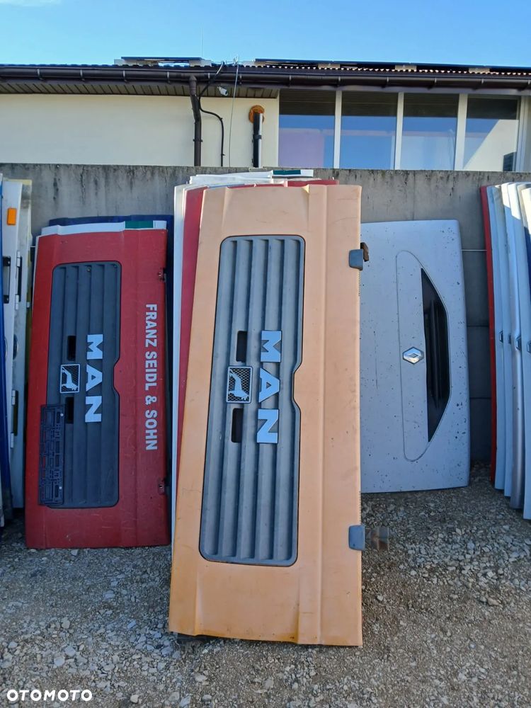 MASKA ATRAPA GRILL STELAŻ SCANIA R P G NGS - 5