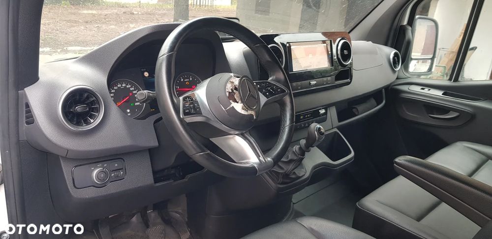 Mercedes-Benz Sprinter - 29