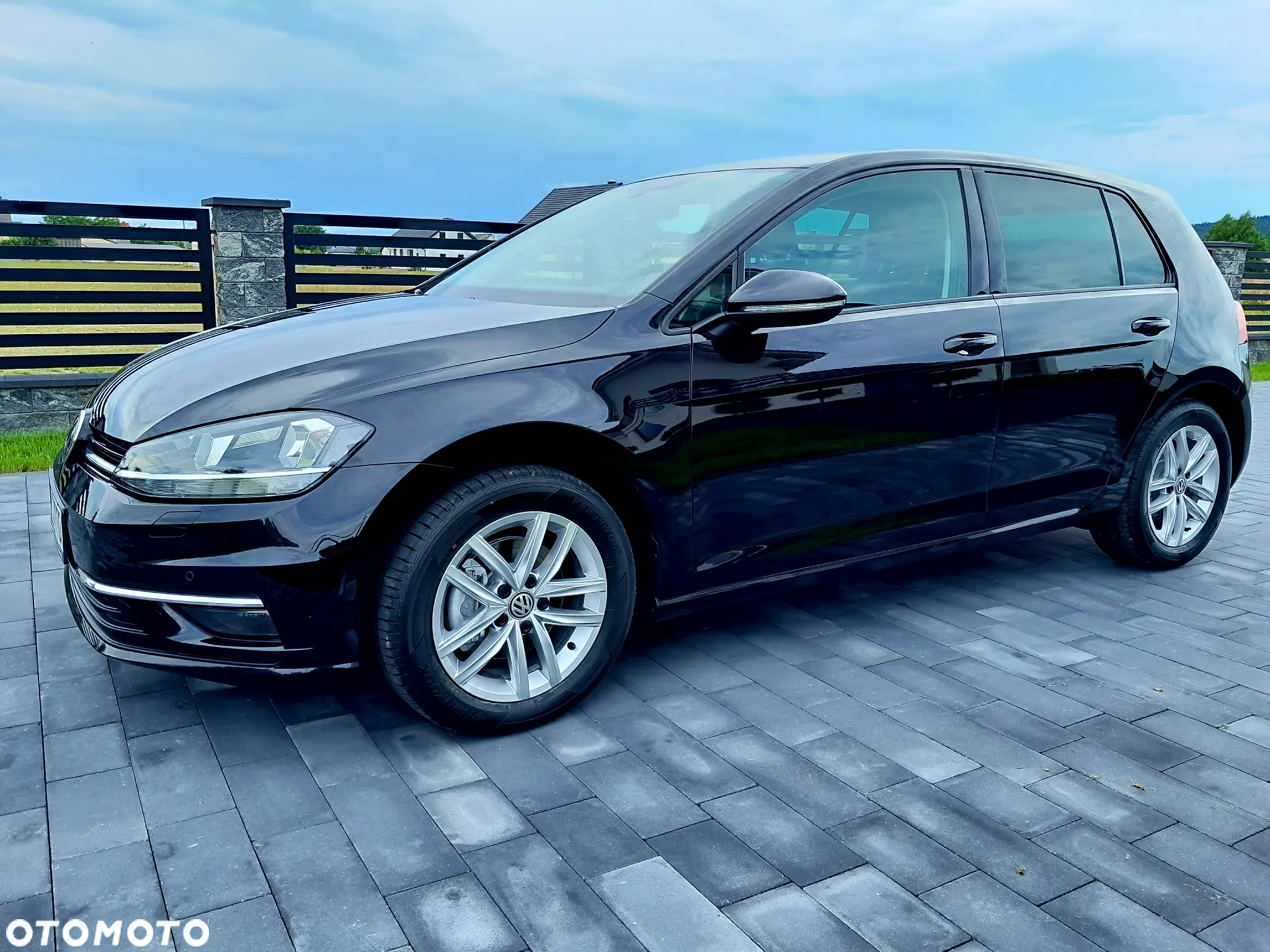 Volkswagen Golf 2.0 BlueTDI DSG Highline - 3