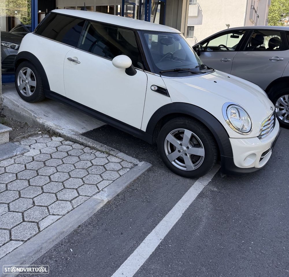 MINI 3 Portas Cooper D - 2