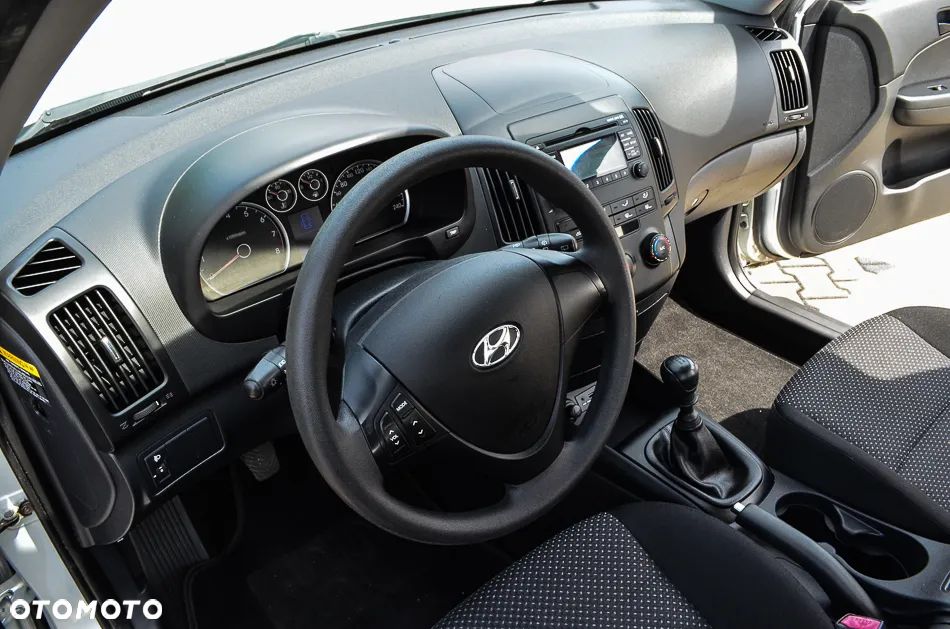 Hyundai i30 1.4 Comfort EU5 - 27