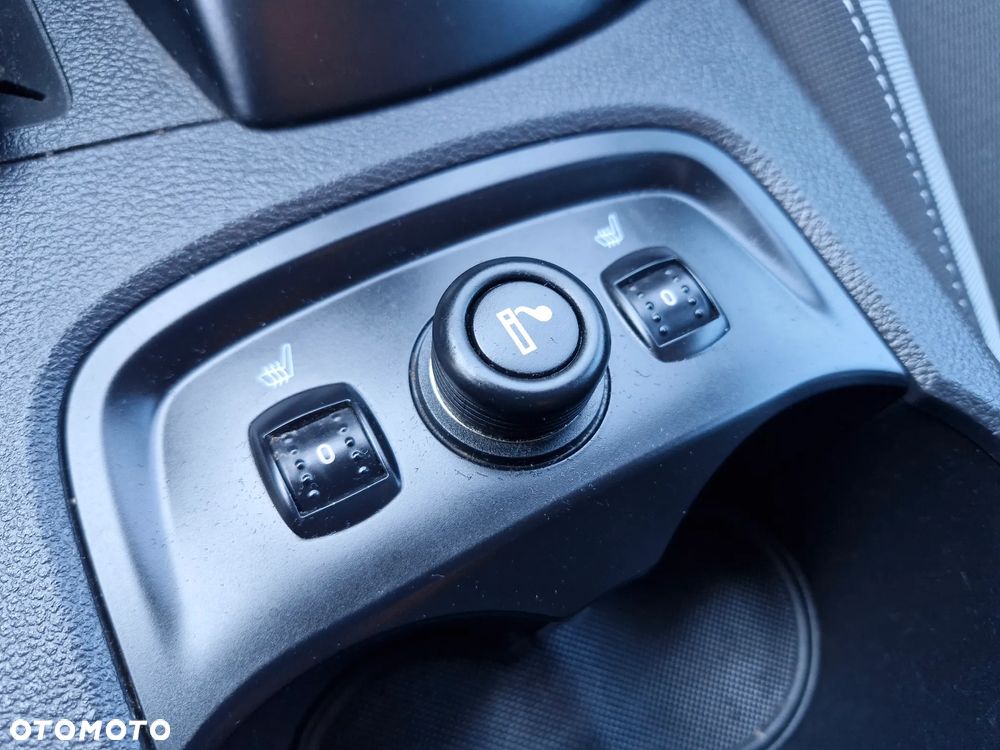 Ford Focus 1.6 TI-VCT Champions Edition - 13