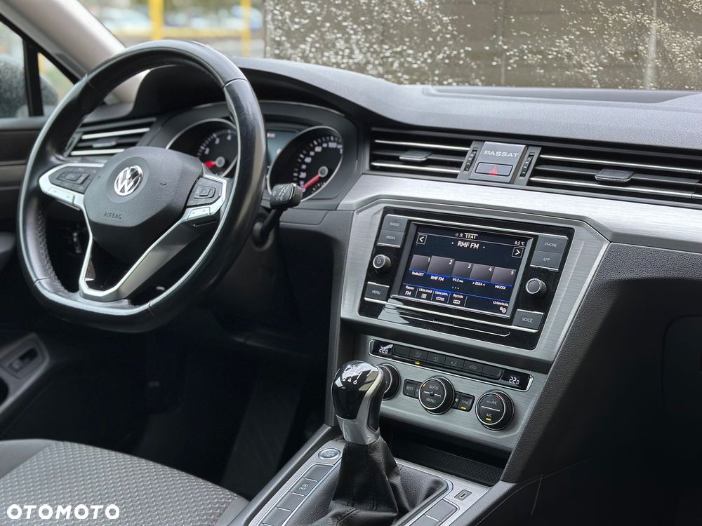 Volkswagen Passat - 13
