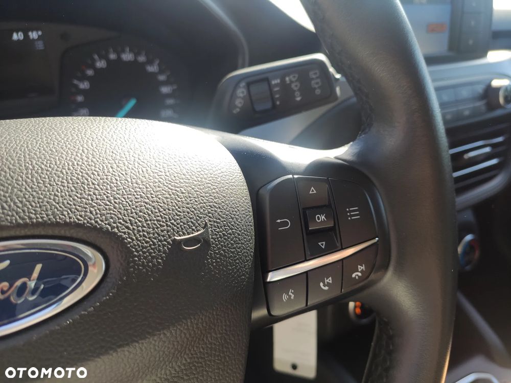 Ford Focus 1.0 EcoBoost Trend - 24