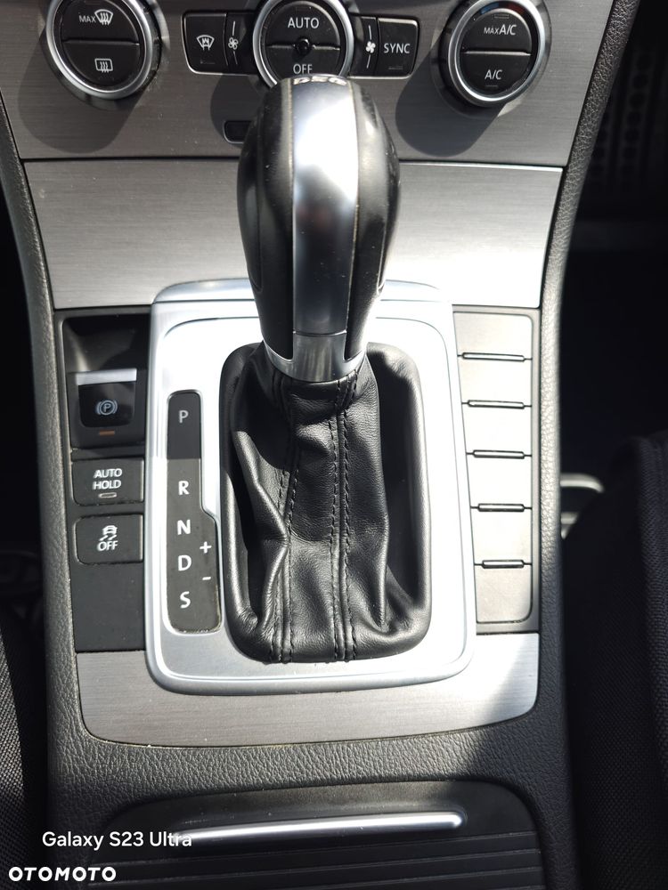 Volkswagen Passat 2.0 TDI Comfortline DSG - 29