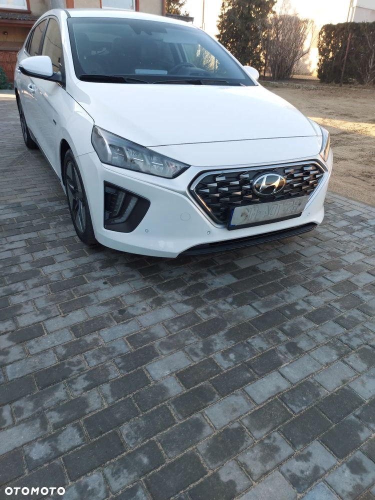 Hyundai IONIQ - 29