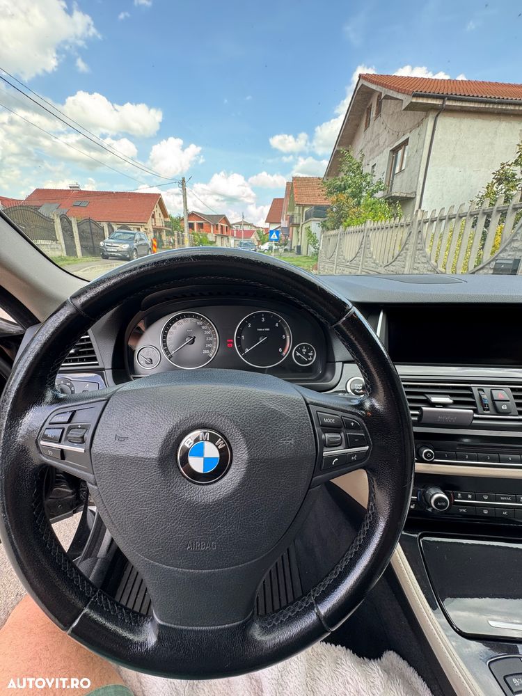 BMW Seria 5 525d xDrive Sport-Aut. Luxury Line - 7