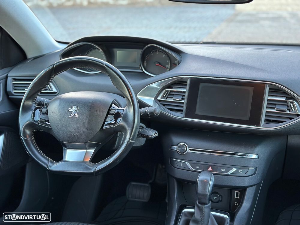 Peugeot 308 SW BlueHDi 120 EAT6 Stop & Start Active - 25
