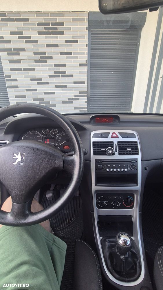 Peugeot 307 1.4 XR - 3