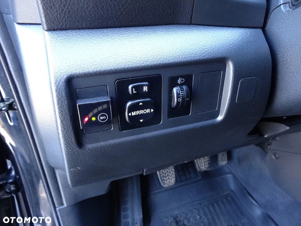 Toyota Corolla Verso 1.8 Sol 7os - 32