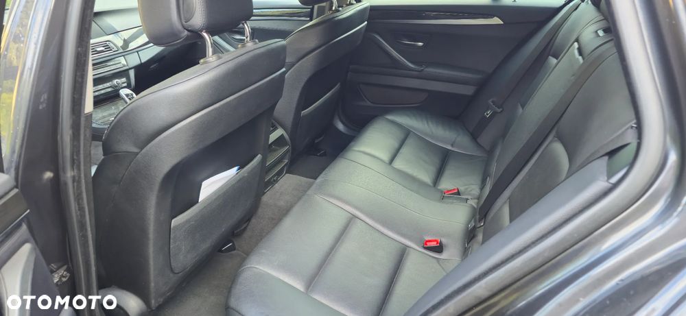 BMW Seria 5 525d Sport-Aut Modern Line - 14