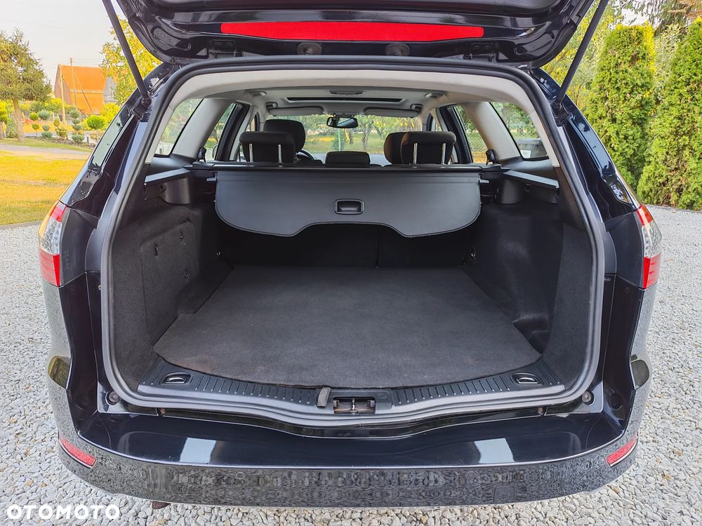 Ford Mondeo 2.0 Ghia X100 / X - 19
