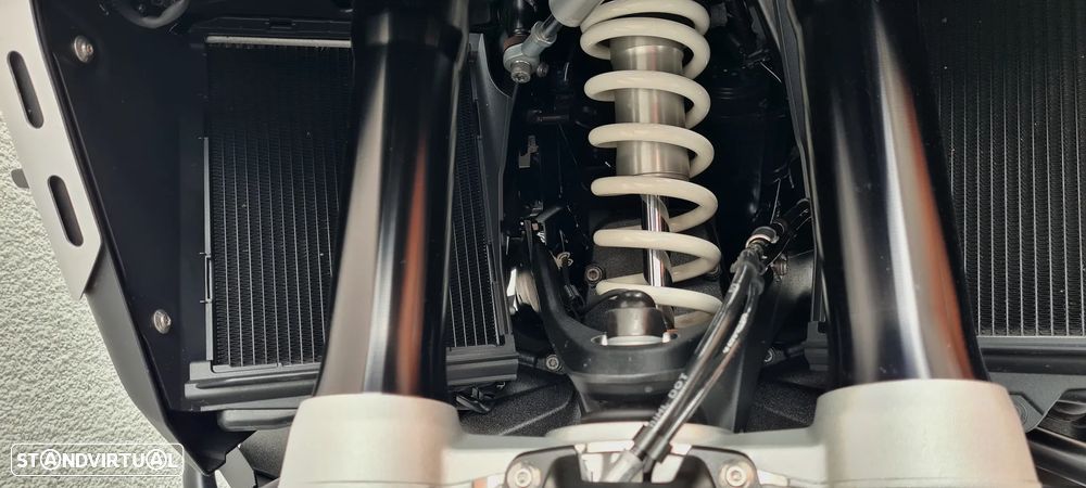 BMW R 1300 GS Adventure Triple Black Akrapovic - 32