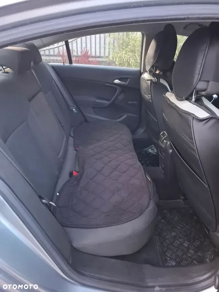 Opel Insignia 1.8 - 10
