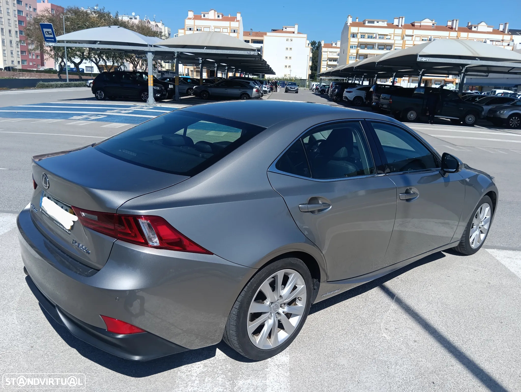 Lexus IS 300H Executive+ - 16