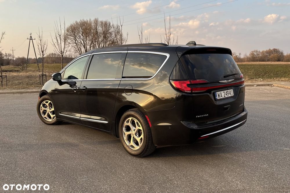 Chrysler Pacifica - 5