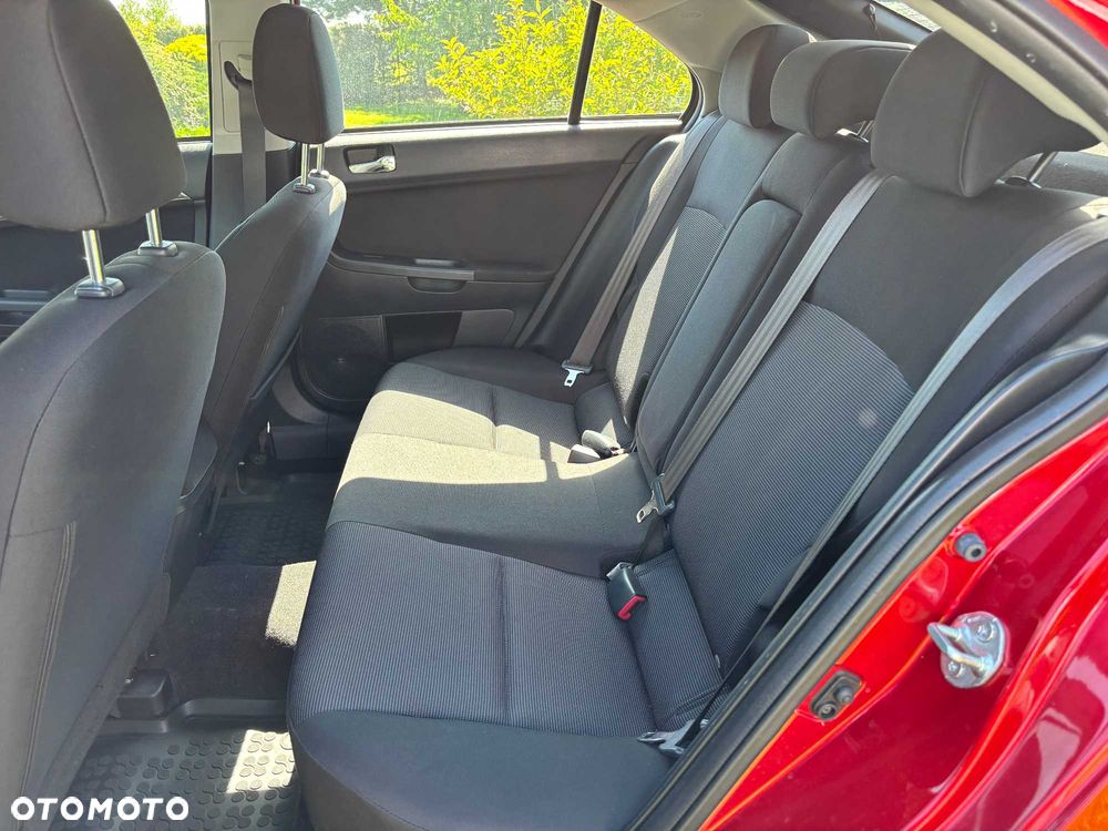 Mitsubishi Lancer - 6
