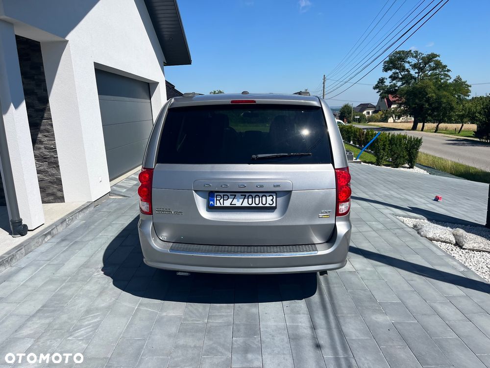 Dodge Grand Caravan - 8