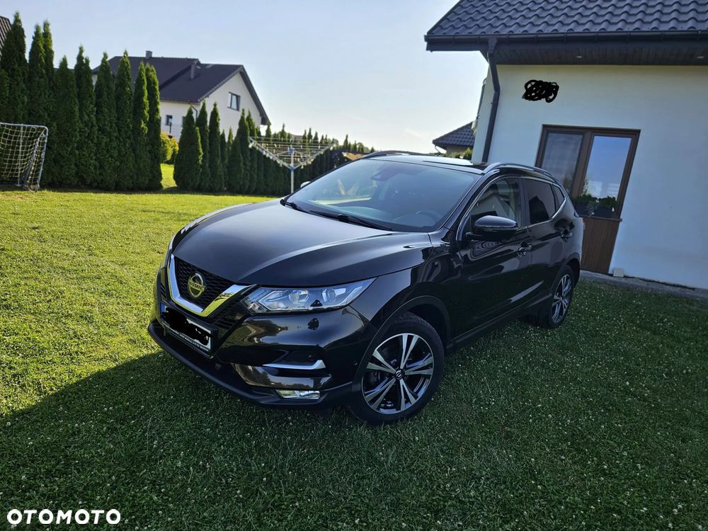 Nissan Qashqai 1.3 DIG-T SHIRO - 1