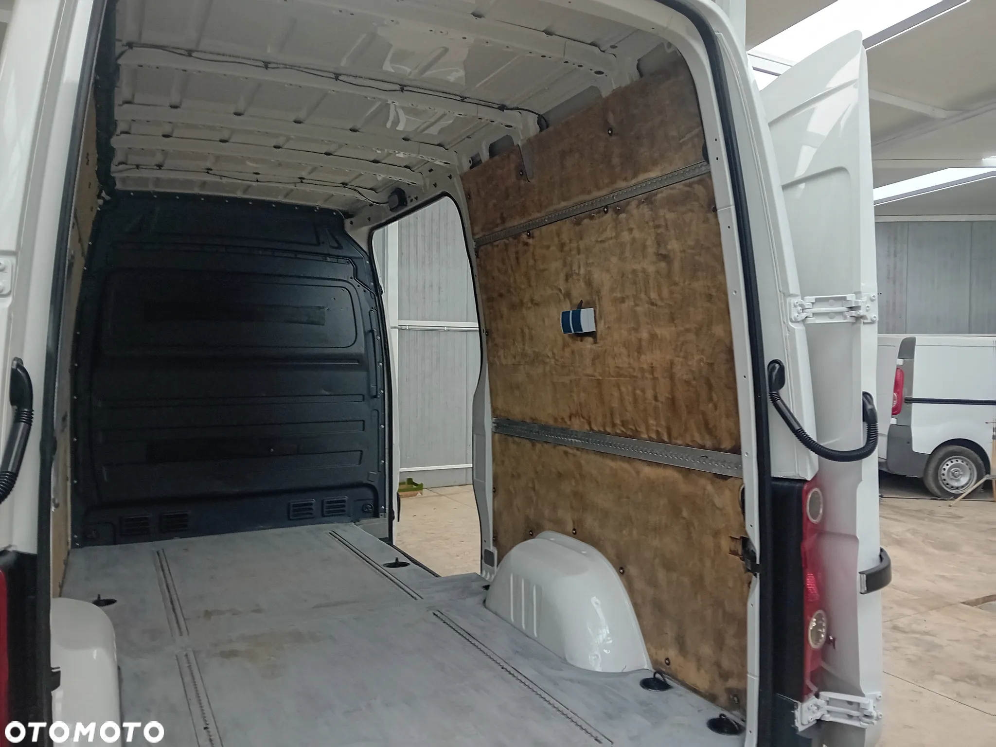 Volkswagen Crafter - 12
