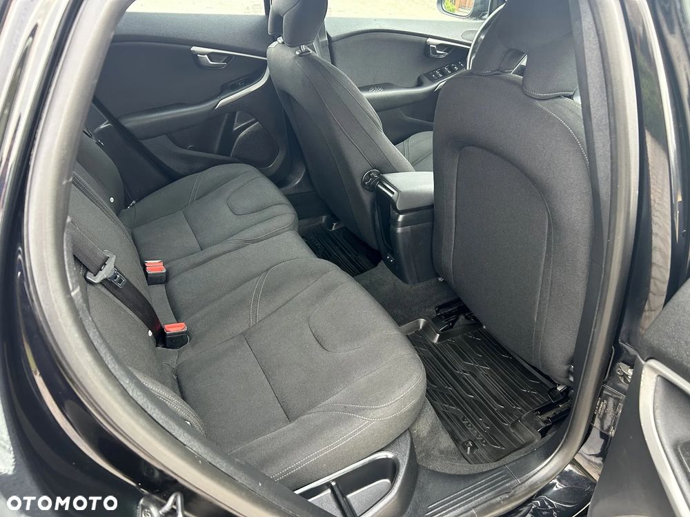 Volvo V40 D2 Momentum - 17