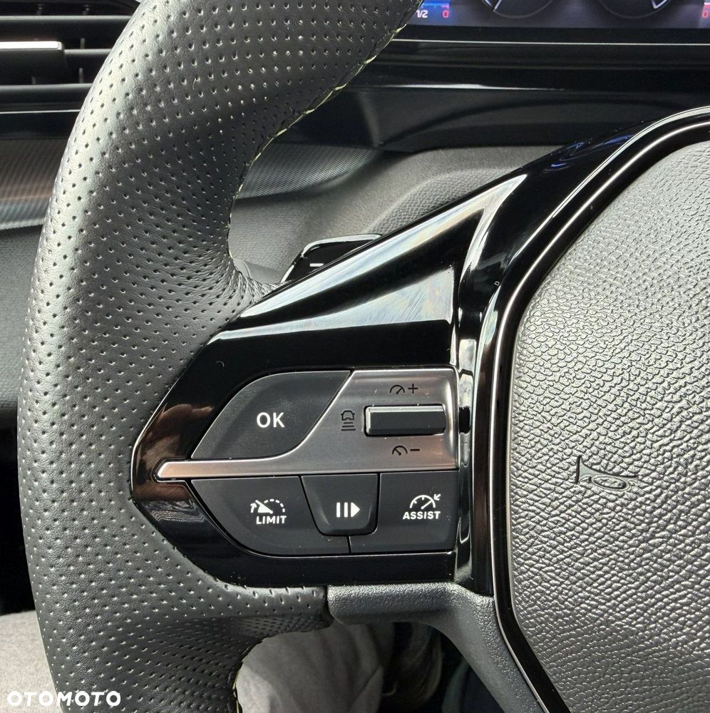 Peugeot 408 1.6 Plug-in Hybrid 240 GT E-DCS7 - 26