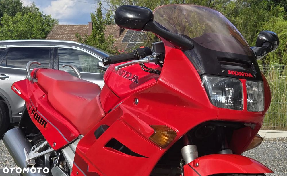 Honda VFR - 32