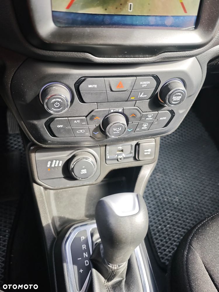 Jeep Renegade 1.3 T-GDI Active Drive Limited - 10