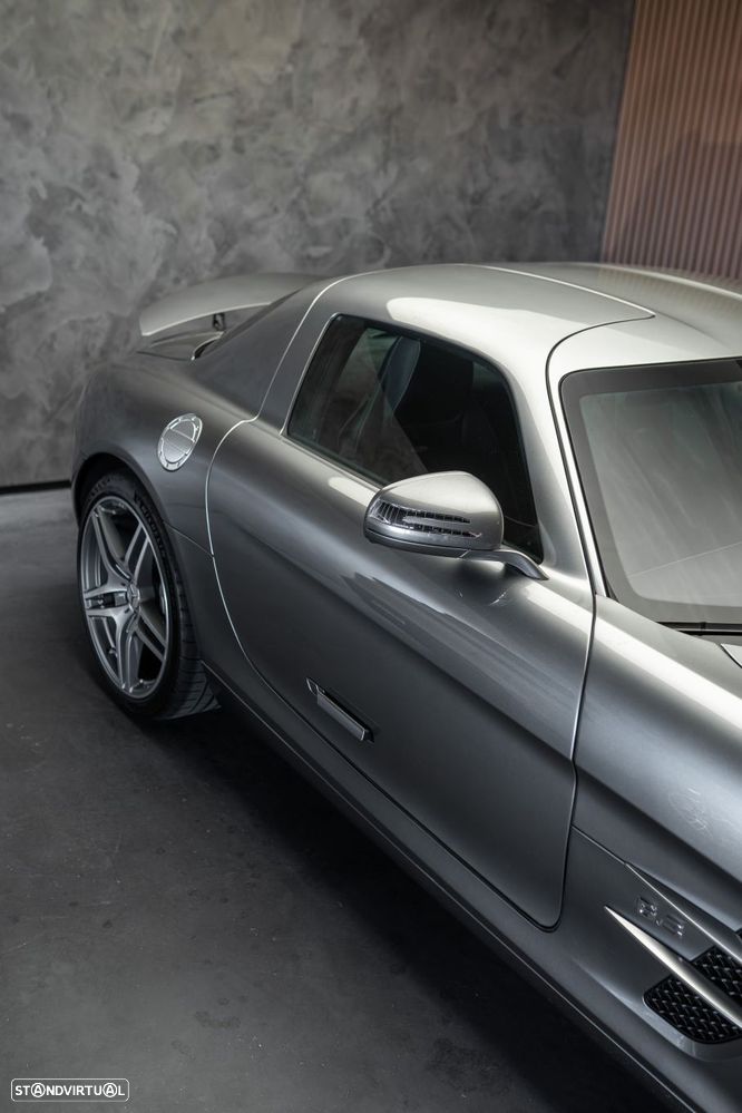 Mercedes-Benz SLS 63 AMG - 14