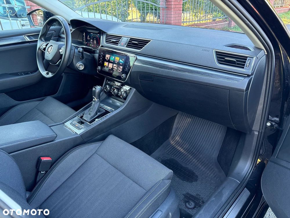 Skoda Superb 2.0 TDI SCR Style DSG - 23