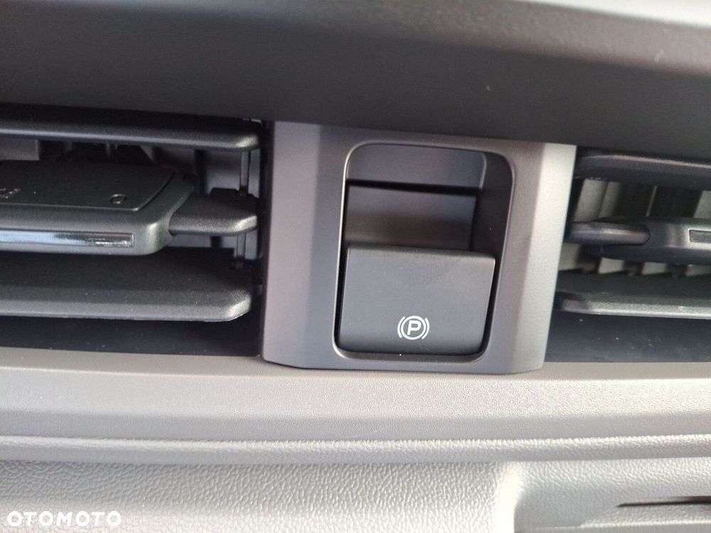 Volkswagen Transporter Furgon 2.0 TDI 150 KM manual - 26