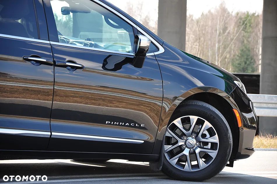 Chrysler Pacifica - 15