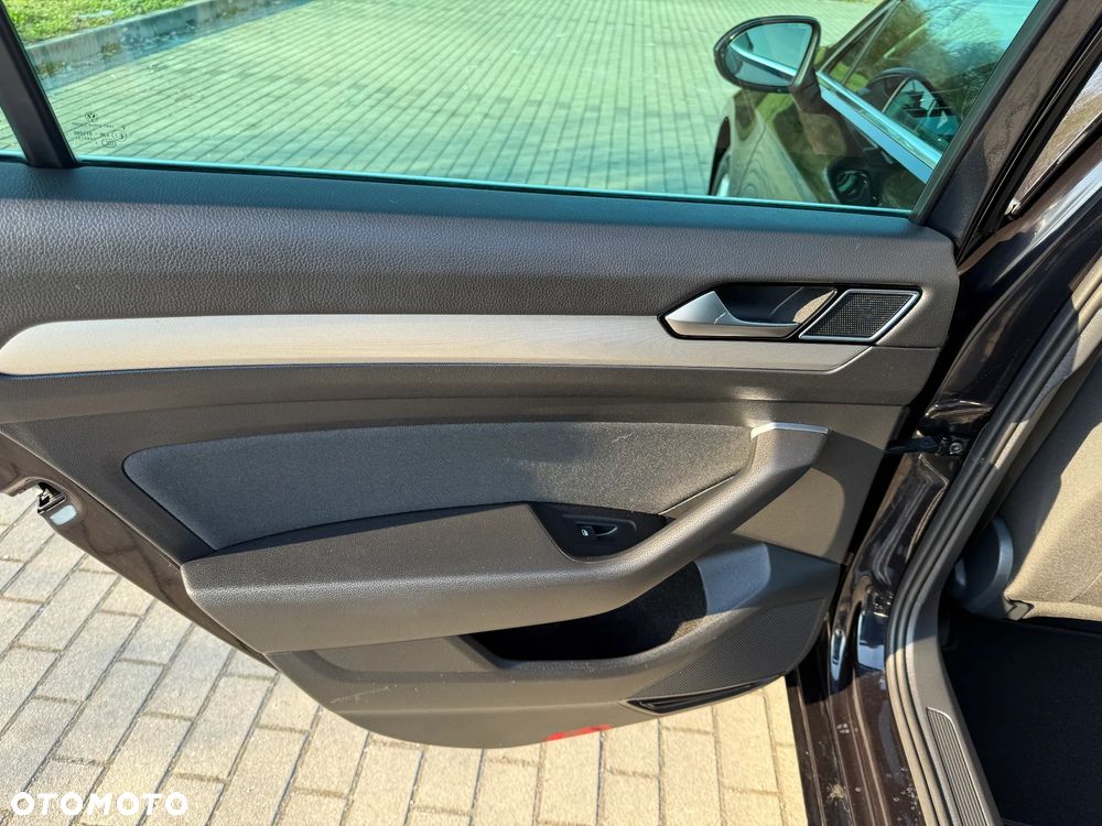 Volkswagen Passat 2.0 TDI SCR DSG Highline - 36