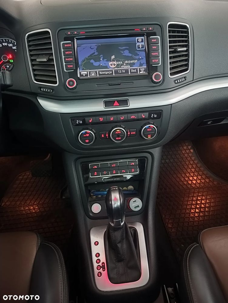 Volkswagen Sharan 2.0 TDI Highline DSG - 18