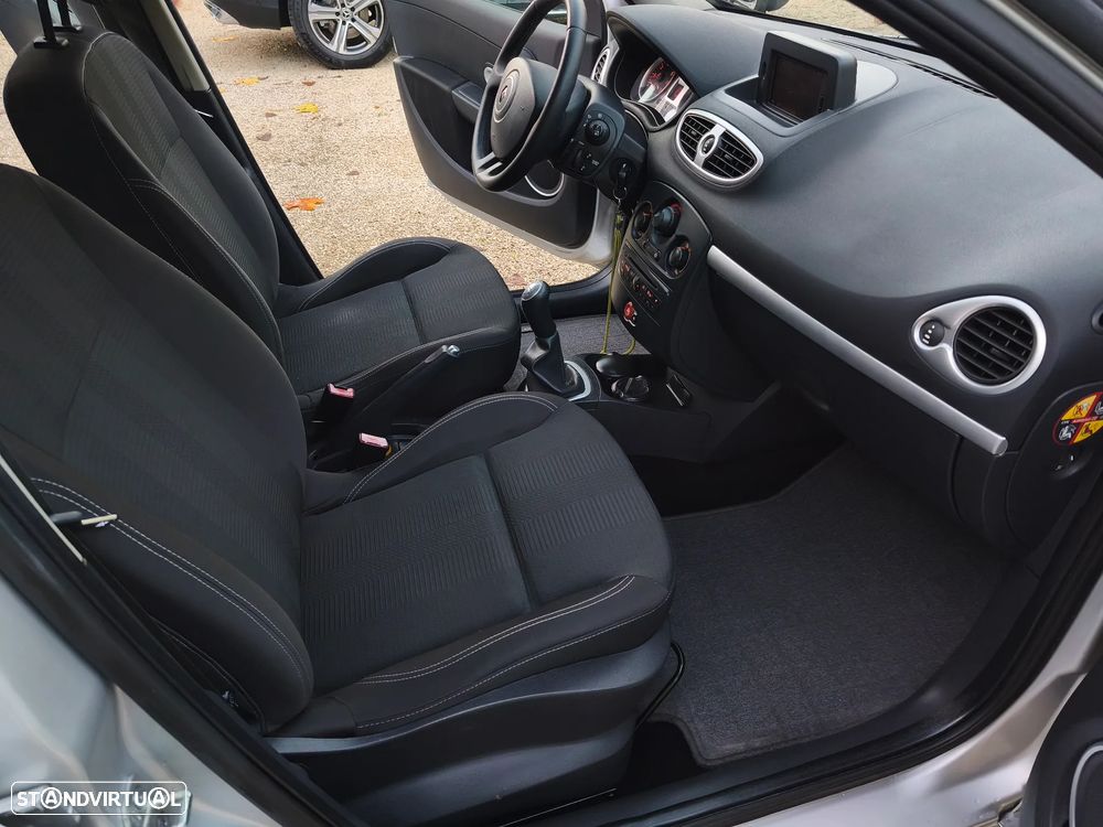 Renault Clio 1.2 16V Dynamique S - 8