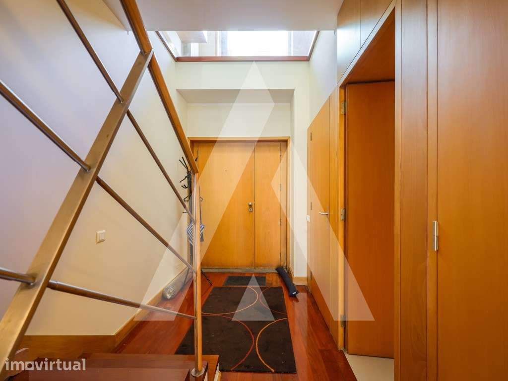 Fantástico Apartamento T3 no Centro da Cidade - Tipo Andar Moradia! - Grande imagem: 3/47
