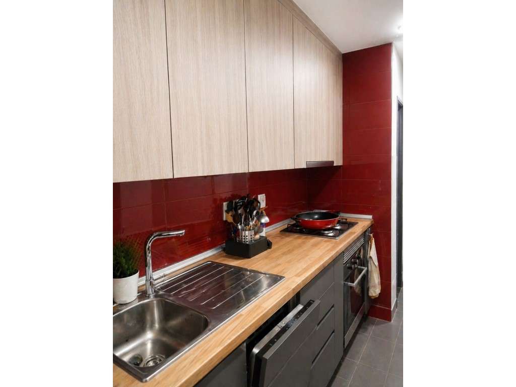 T2 renovado em Prédio de Referência no Vale da Amoreira - Grande imagem: 2/9