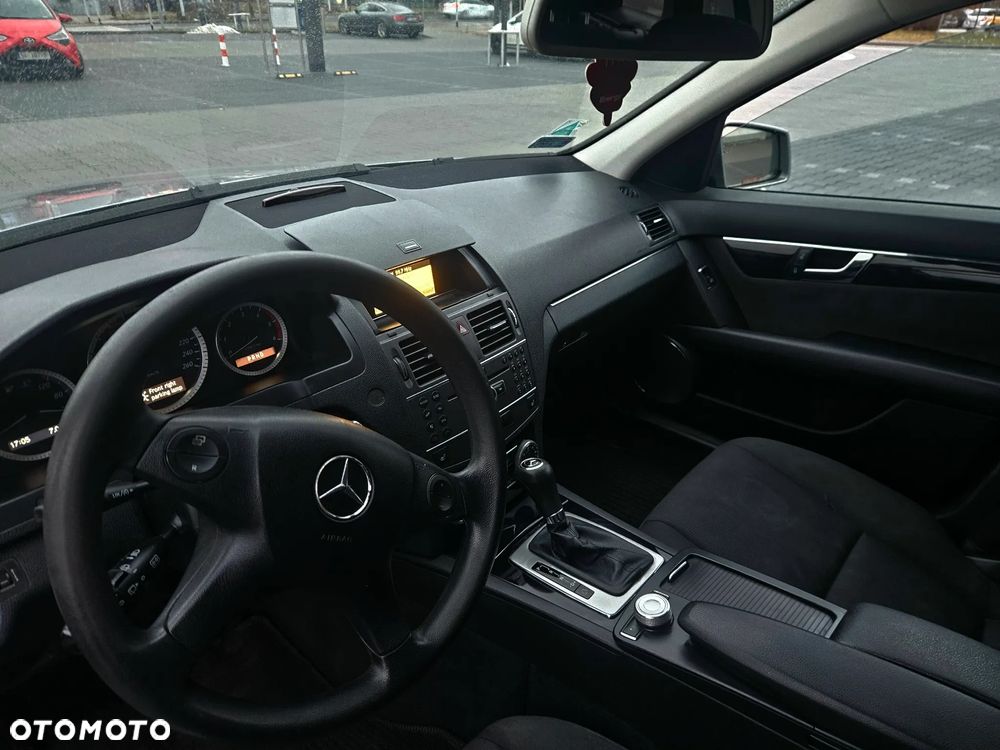 Mercedes-Benz Klasa C 220 CDI DPF Automatik BlueEFFICIENCY Avantgarde - 11
