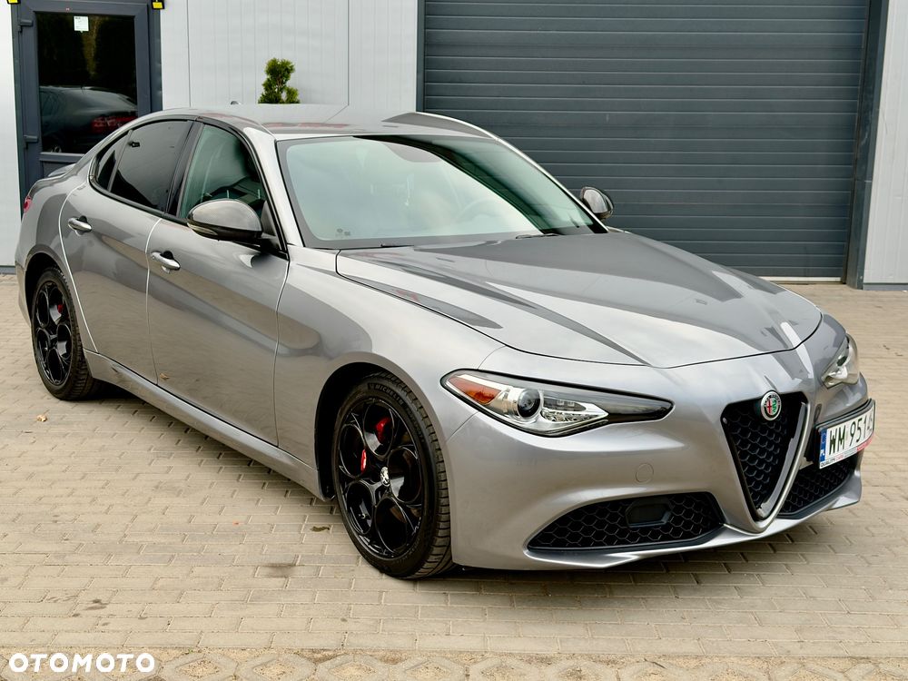 Alfa Romeo Giulia 2.0 Turbo 16V AT8-Q4 Ti - 1
