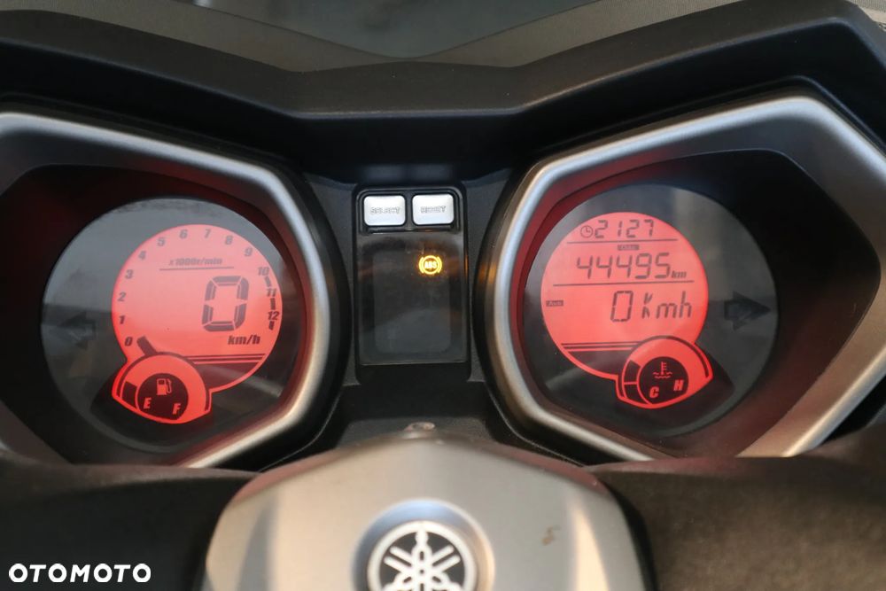 Yamaha X-max - 9