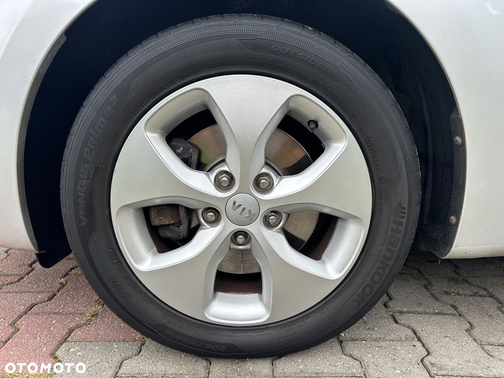 Kia Carens 1.6 GDI ISG Vision - 12