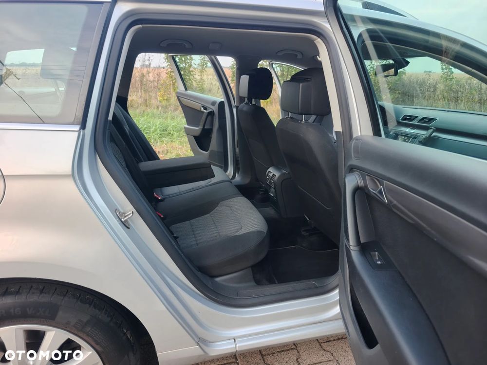 Volkswagen Passat Variant - 11