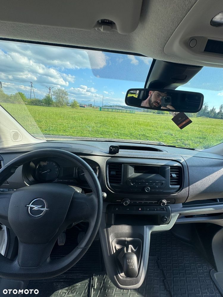 Opel Vivaro - 17