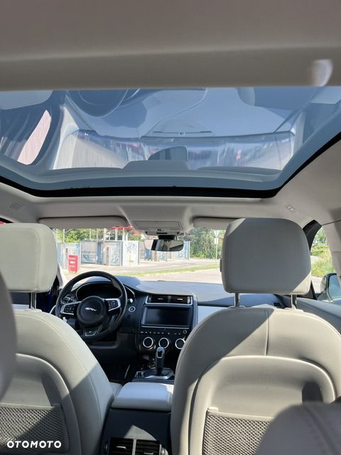 Jaguar E-Pace 2.0 P200 mHEV AWD R-Dynamic - 8