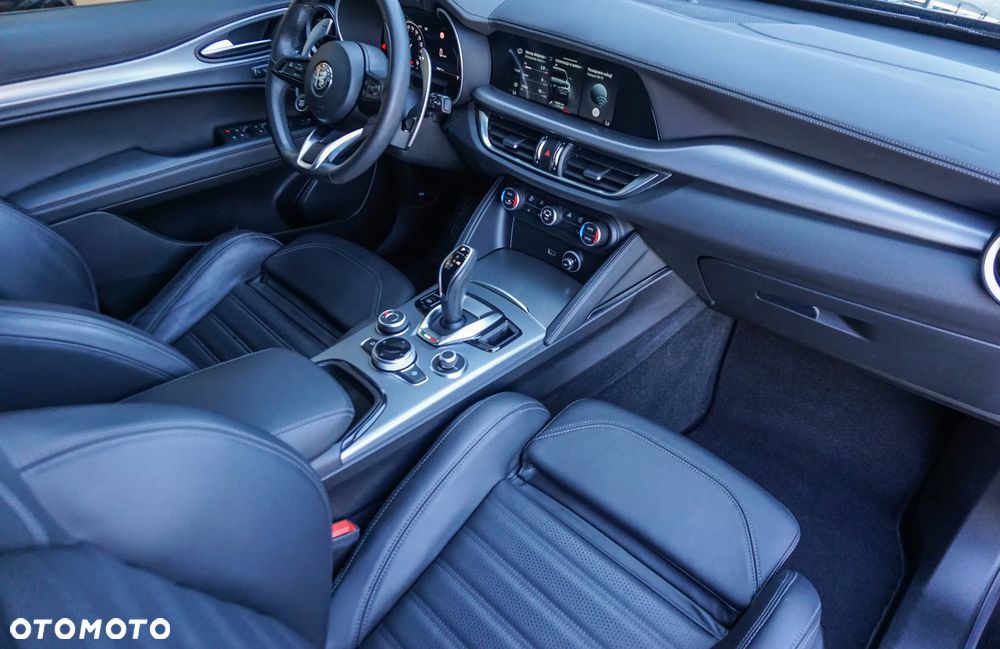 Alfa Romeo Stelvio 2.0 Turbo Veloce Q4 - 37