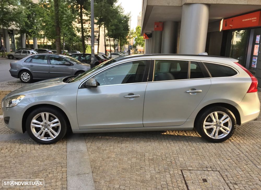 Volvo V60 1.6 D2 Drive Momentum Start/Stop - 4