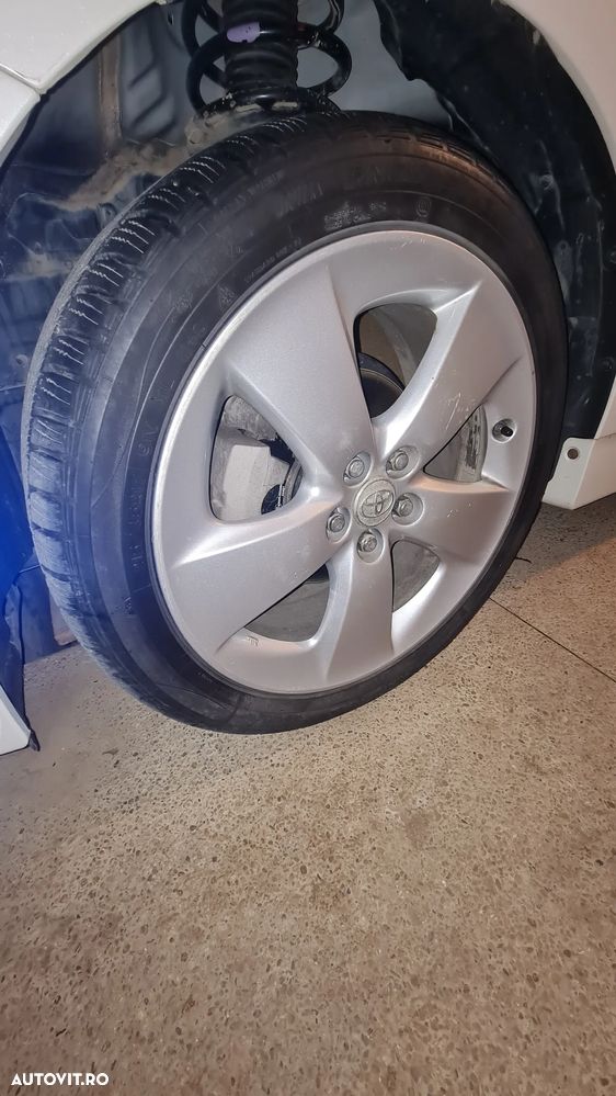 Toyota Prius - 15