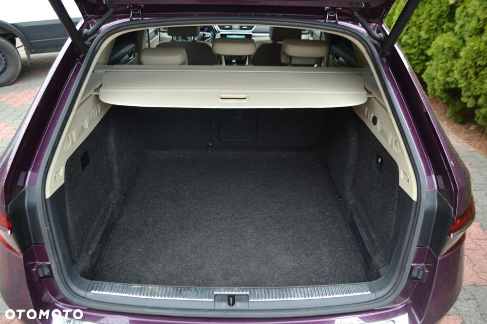 Skoda Superb 2.0 TDI SCR Style DSG - 13