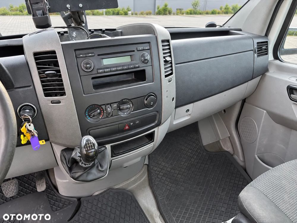 Mercedes-Benz Sprinter - 28