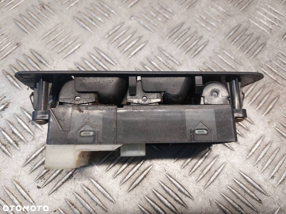 PRZEŁĄCZNIK PANEL SZYB LEWY PRZÓD SUBARU FORESTER I LIFT - 3